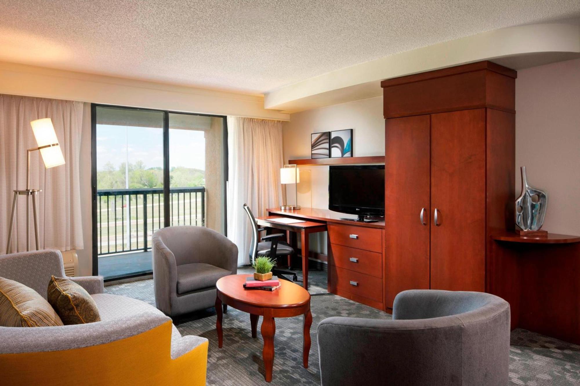 מלון Courtyard By Marriott ג'קסון מראה חיצוני תמונה